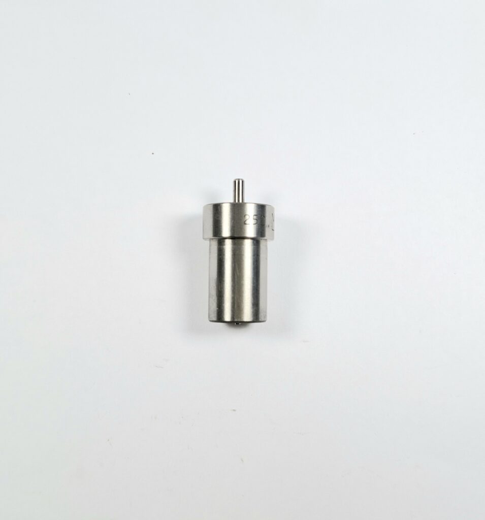 Deutz Düseneinsatz Monark 39 305 046 = DN0SD174 0434250046