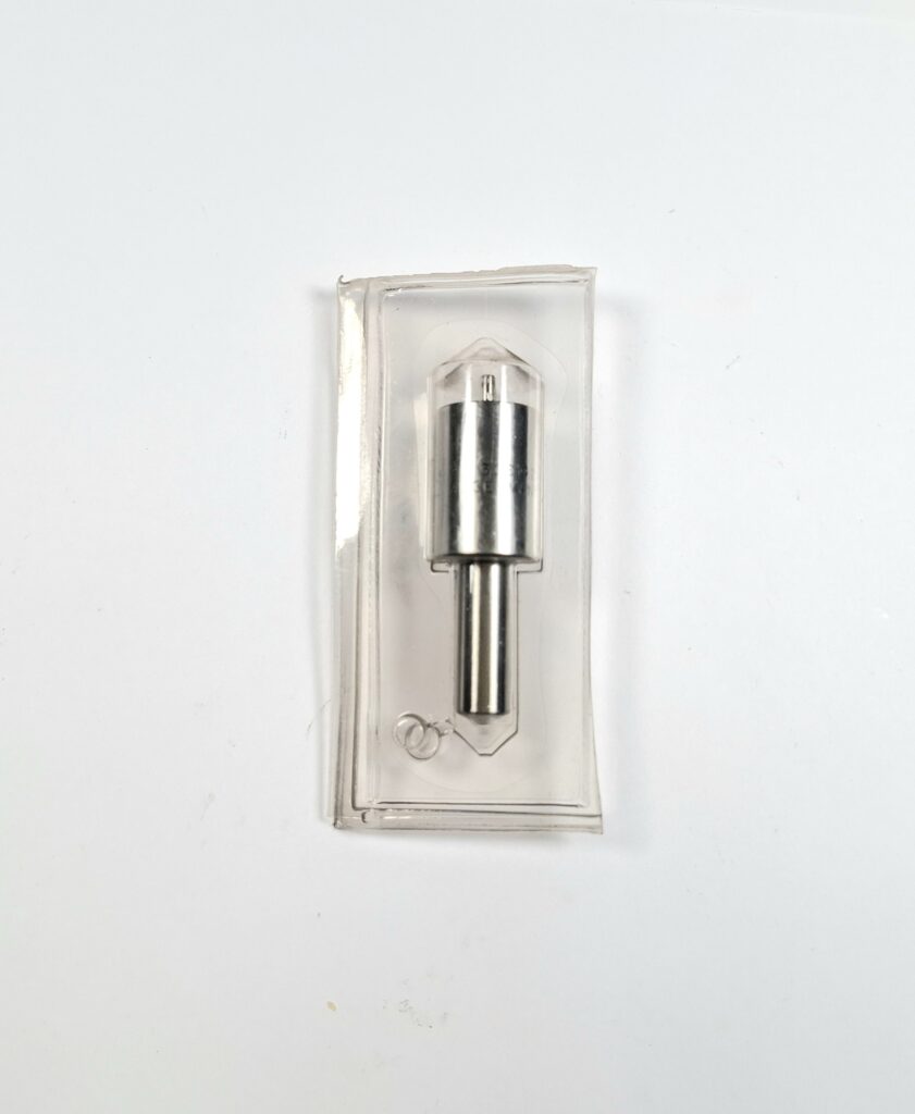 MAN Fortschritt IFA Düseneinsatz Monark 38 326 021 = DLLA35S161
